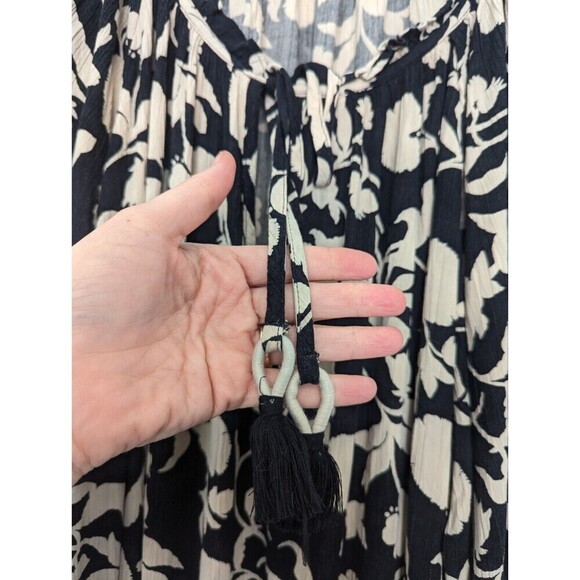 Knox Rose Top Womens Plus Size 2X Black Floral Flowy Blouse Boho Classic Neutral - Picture 5 of 12